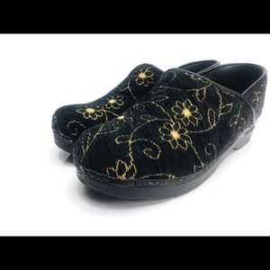 Saints clog women’s 39 black gold